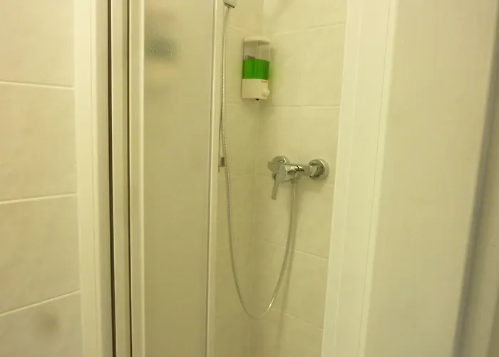 Ng *